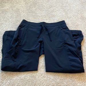 Athleta Cropped Joggers/Pants